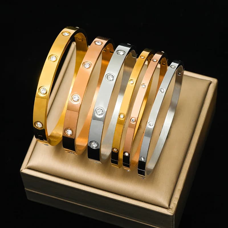 Bransoletka typu bangle z cyrkoniami w 3 kolorach