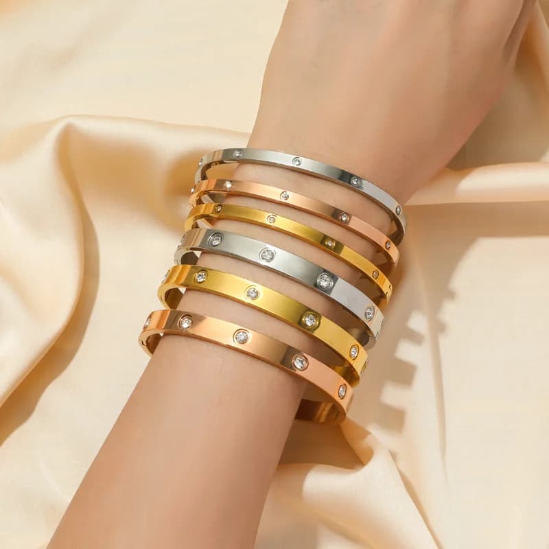 Bransoletka typu bangle z cyrkoniami w 3 kolorach