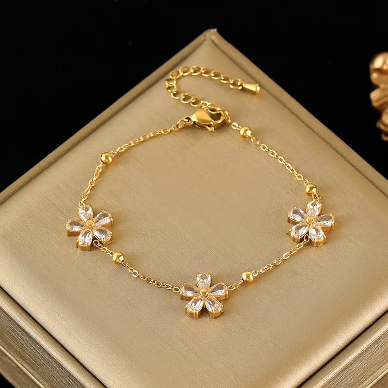 White Zirconia Flower Jewelry Set