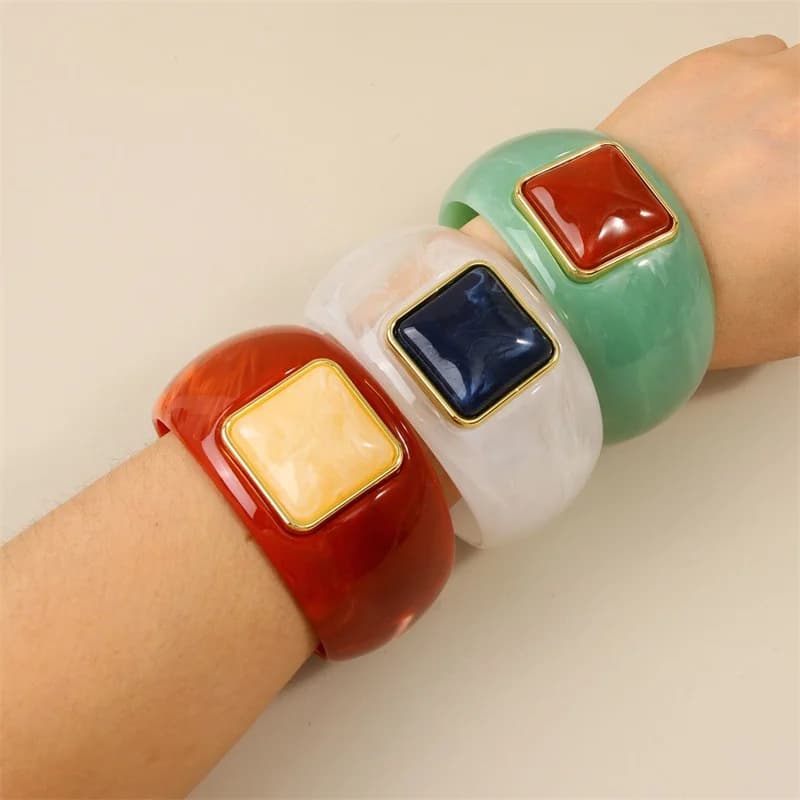 Kwadratowa bransoletka bangle z żywicy akrylowej, wzór geometryczny