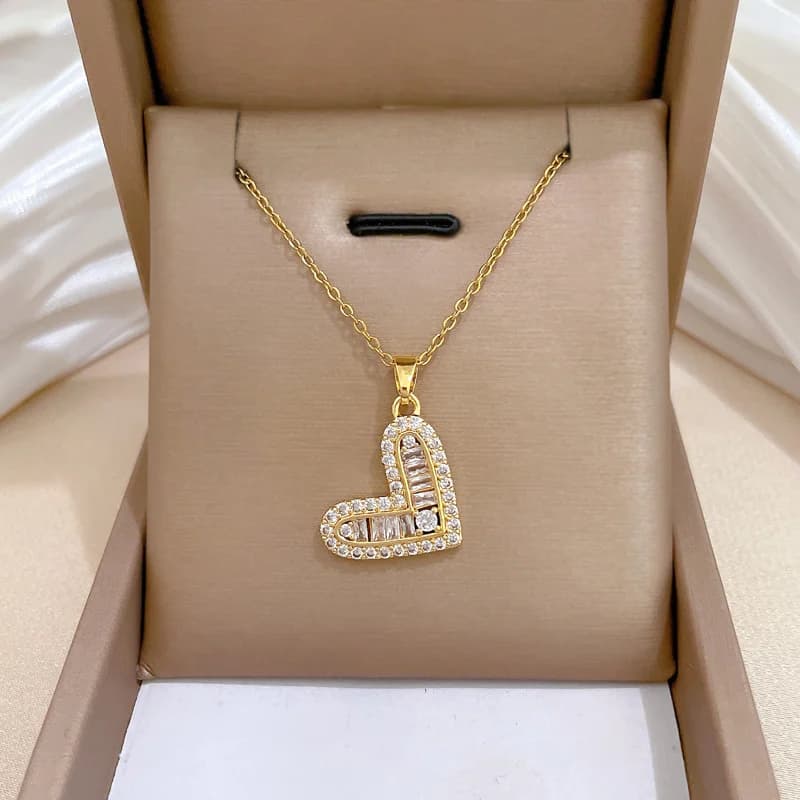 Naszyjnik z Wisiorkiem Sercem i Cyrkonią